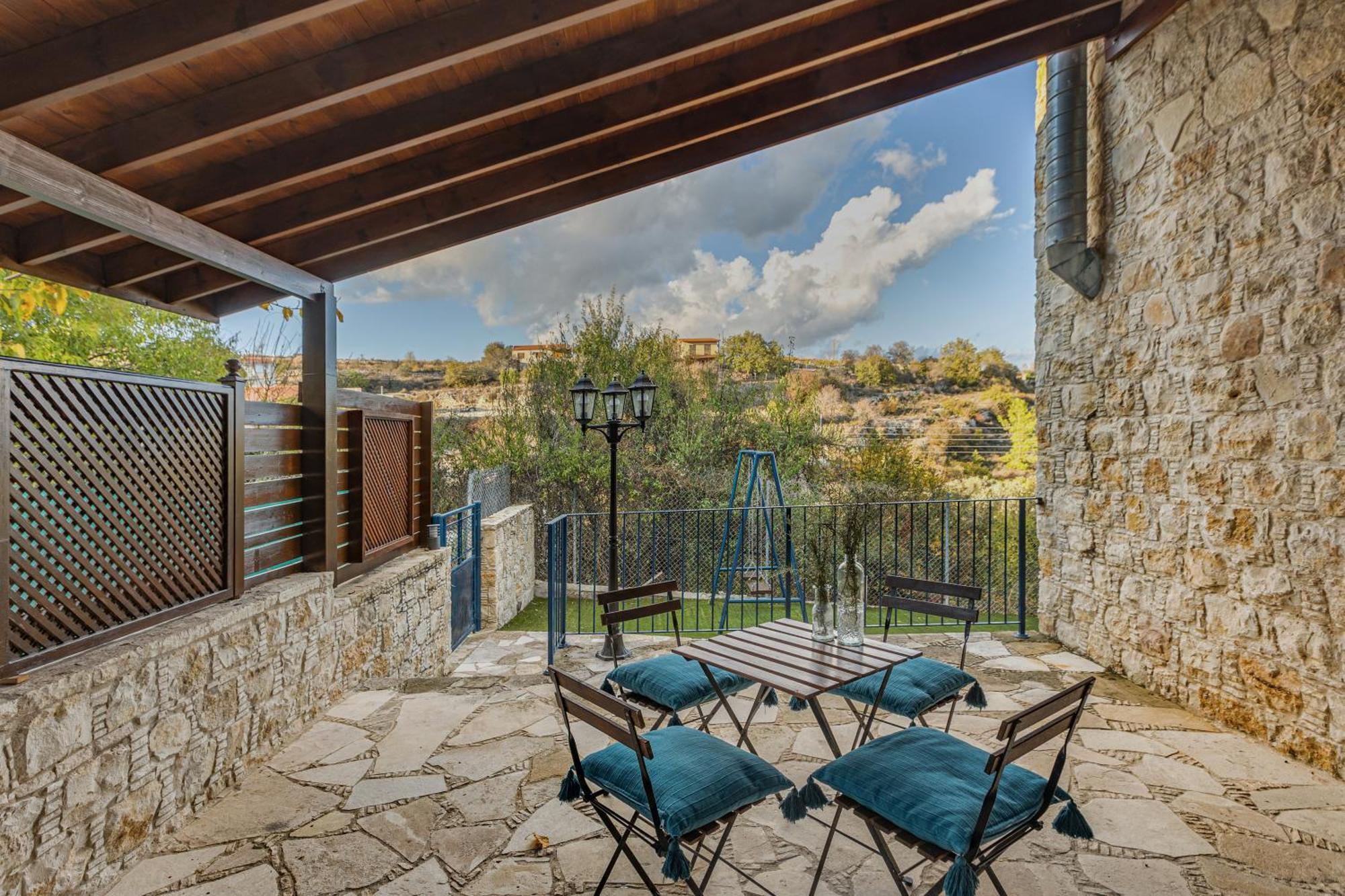 Oinoessa Traditional Boutique Guest Houses Lofou Exterior photo